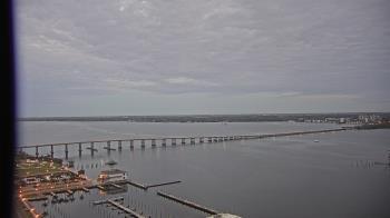 Weather camera view of Edison Grand tower 350 ft elev..