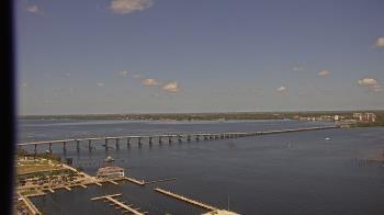 Weather camera view of Edison Grand tower 350 ft elev..