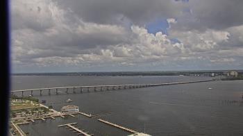 Weather camera view of Edison Grand tower 350 ft elev..