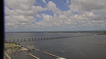 Weather camera view of Edison Grand tower 350 ft elev..