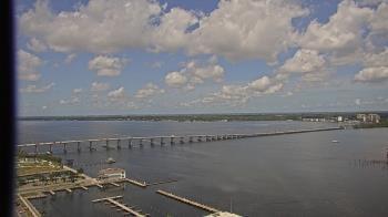 Weather camera view of Edison Grand tower 350 ft elev..