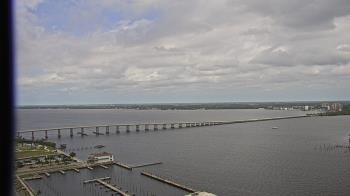 Weather camera view of Edison Grand tower 350 ft elev..