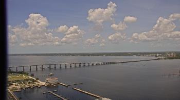 Weather camera view of Edison Grand tower 350 ft elev..