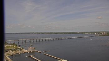 Weather camera view of Edison Grand tower 350 ft elev..