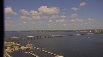 Weather camera view of Edison Grand tower 350 ft elev..
