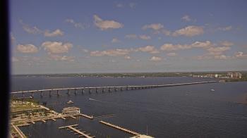 Weather camera view of Edison Grand tower 350 ft elev..