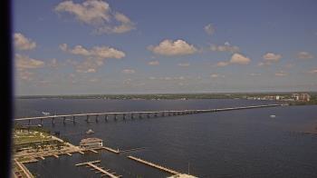 Weather camera view of Edison Grand tower 350 ft elev..