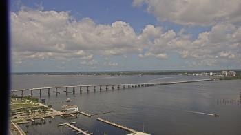 Weather camera view of Edison Grand tower 350 ft elev..