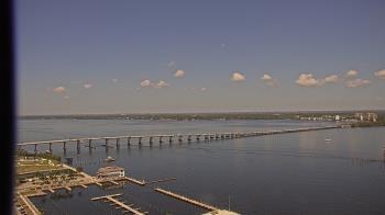 Weather camera view of Edison Grand tower 350 ft elev..