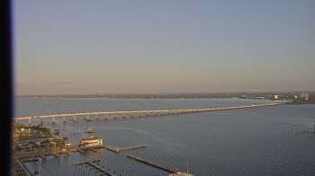 Weather camera view of Edison Grand tower 350 ft elev..