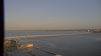 Weather camera view of Edison Grand tower 350 ft elev..