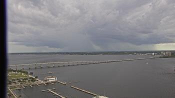 Weather camera view of Edison Grand tower 350 ft elev..