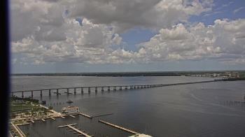 Weather camera view of Edison Grand tower 350 ft elev..