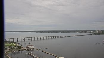 Weather camera view of Edison Grand tower 350 ft elev..