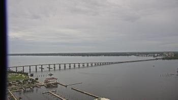 Weather camera view of Edison Grand tower 350 ft elev..