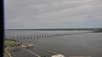 Weather camera view of Edison Grand tower 350 ft elev..
