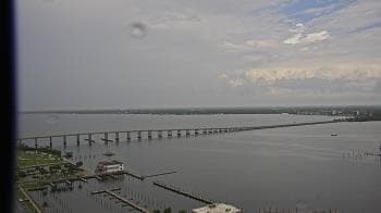 Weather camera view of Edison Grand tower 350 ft elev..