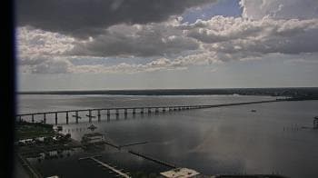 Weather camera view of Edison Grand tower 350 ft elev..