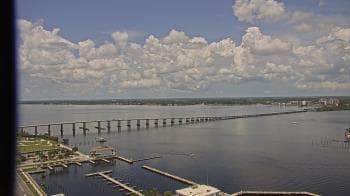 Weather camera view of Edison Grand tower 350 ft elev..