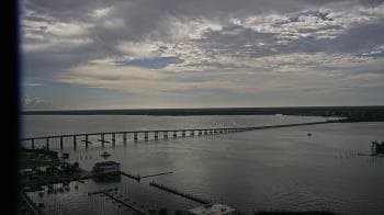 Weather camera view of Edison Grand tower 350 ft elev..