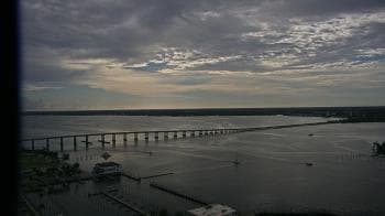 Weather camera view of Edison Grand tower 350 ft elev..