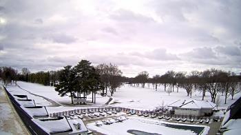 Weather camera view of Crystal Lake Country Club.