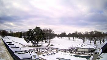 Weather camera view of Crystal Lake Country Club.