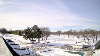 Weather camera view of Crystal Lake Country Club.