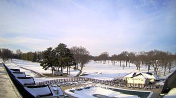 Weather camera view of Crystal Lake Country Club.