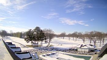 Weather camera view of Crystal Lake Country Club.