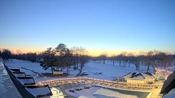 Weather camera view of Crystal Lake Country Club.