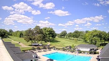 Weather camera view of Crystal Lake Country Club.