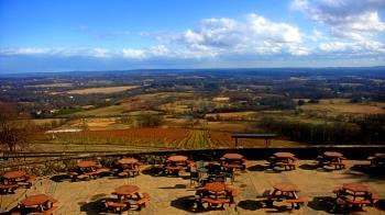 Weather camera view of Dirt Farm Brewing.