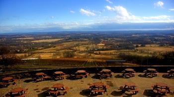 Weather camera view of Dirt Farm Brewing.