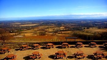 Weather camera view of Dirt Farm Brewing.