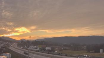 Weather camera view of Wessels Used Cars.