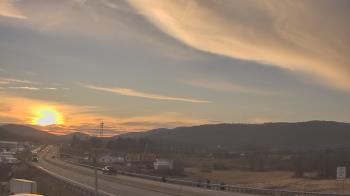 Weather camera view of Wessels Used Cars.