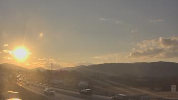 Weather camera view of Wessels Used Cars.