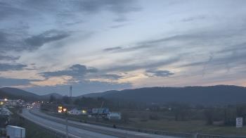 Weather camera view of Wessels Used Cars.