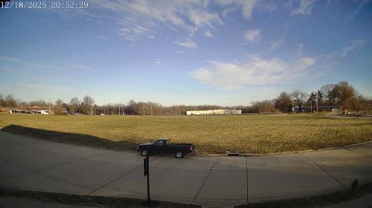 Weather camera view of The Oaks.