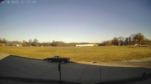 Weather camera view of The Oaks.