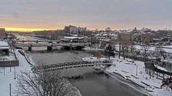 Weather camera view of City of Elgin.