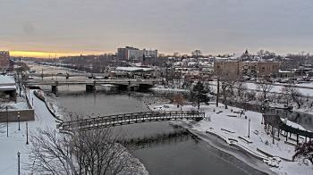 Weather camera view of City of Elgin.