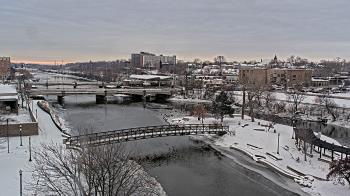 Weather camera view of City of Elgin.
