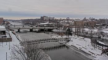 Weather camera view of City of Elgin.