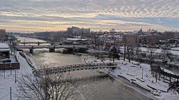 Weather camera view of City of Elgin.