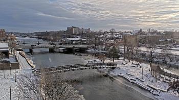 Weather camera view of City of Elgin.