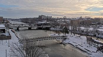 Weather camera view of City of Elgin.