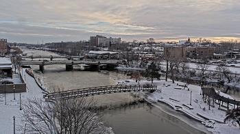 Weather camera view of City of Elgin.