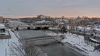 Weather camera view of City of Elgin.